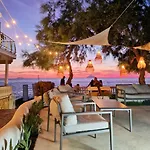 Resort Rocca Di Vadaro - Beachfront Suites, &
