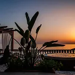 Rocca Di Vadaro - Beachfront Suites, & 3* Capo Vaticano