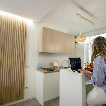 Rocca Di Vadaro - Seafront Suites, & 3* Capo Vaticano