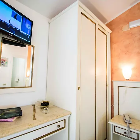 Rocca Di Vadaro - Beachfront Suites, & Capo Vaticano