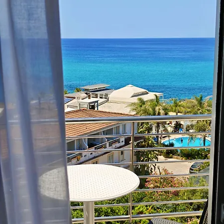 Resort Rocca Di Vadaro - Seafront Suites, & Capo Vaticano
