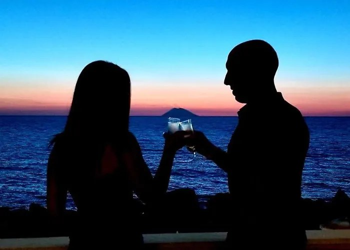 Rocca Di Vadaro - Beachfront Suites, & Capo Vaticano