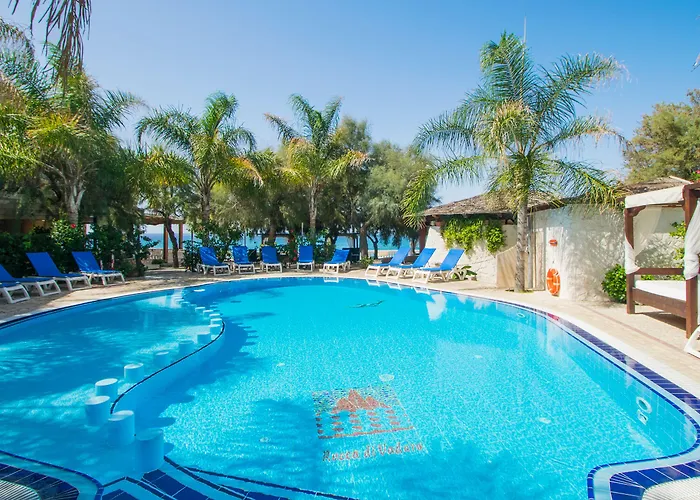 Rocca Di Vadaro - Beachfront Suites, & Capo Vaticano