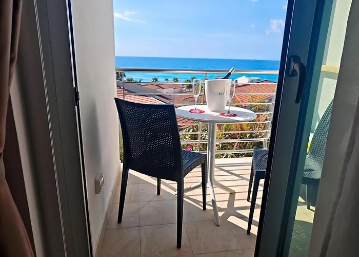 Resort Rocca Di Vadaro - Beachfront Suites, &