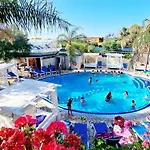 Rocca Di Vadaro - Beachfront Suites, & 3*