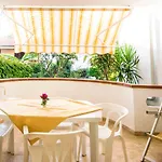 Rocca Di Vadaro - Beachfront Suites, & Üdülőközpont 3*