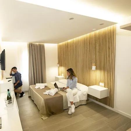 Semesteranläggning (resort) Rocca Di Vadaro - Seafront Suites, &