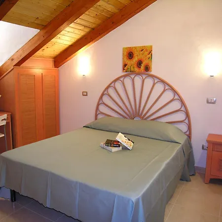 منتجع Rocca Di Vadaro - Beachfront Suites, &