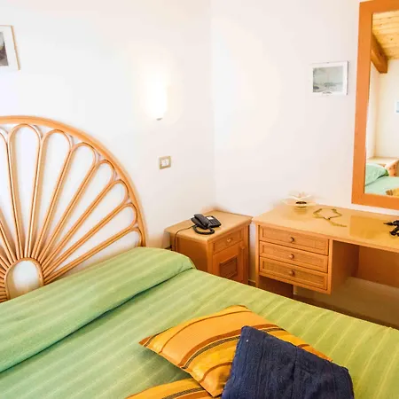 Rocca Di Vadaro - Beachfront Suites, & 3*