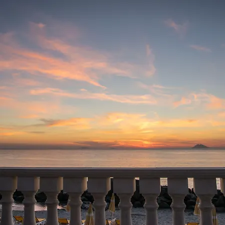 Rocca Di Vadaro - Beachfront Suites, Rooms&apartments Resort 3*