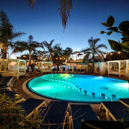 Rocca Di Vadaro - Seafront Suites, & 3* Capo Vaticano