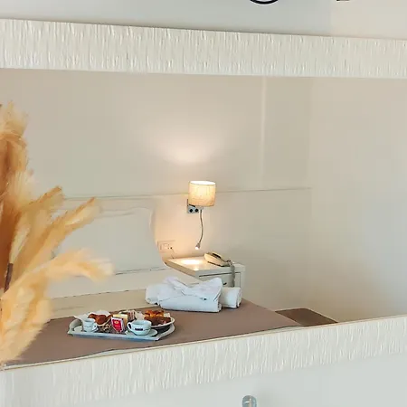 Rocca Di Vadaro - Beachfront Suites, Rooms&apartments Resort