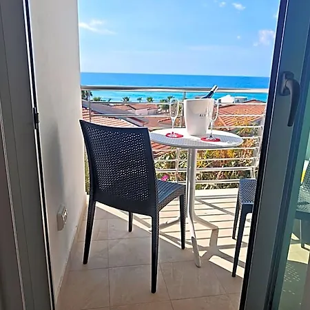 Rocca Di Vadaro - Seafront Suites, & 3* 梵蒂冈角