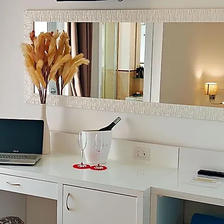 Rocca Di Vadaro - Seafront Suites, & 度假村