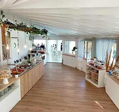 Rocca Di Vadaro - Seafront Suites, & Semesteranläggning (resort) 3*