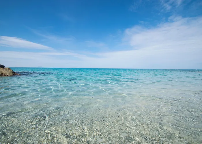 אתר נופש Rocca Di Vadaro - Beachfront Suites, & 3*