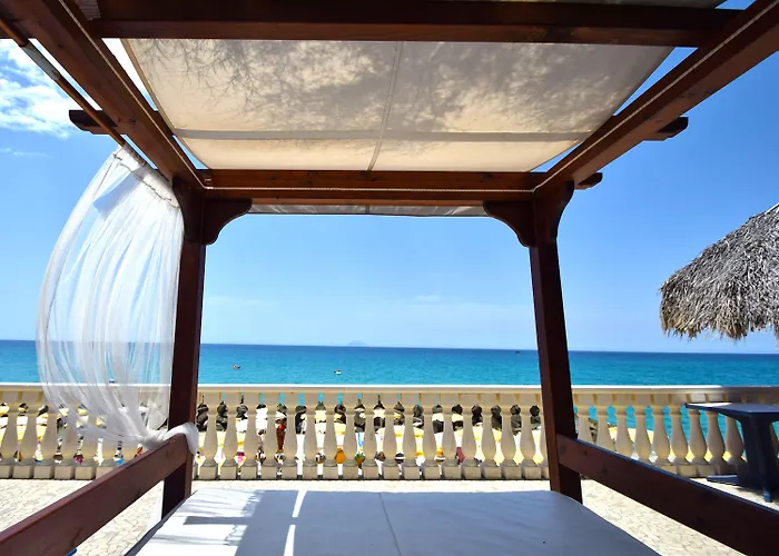 Rocca Di Vadaro - Beachfront Suites, Rooms&apartments