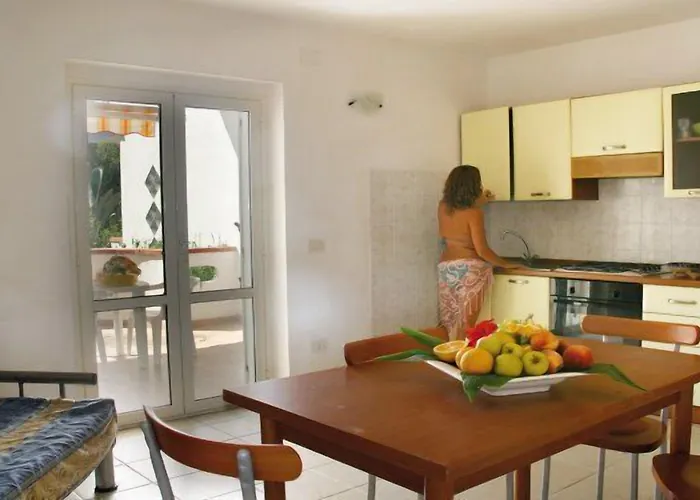 אתר נופש Rocca Di Vadaro - Beachfront Suites, & קאפו ואטיצ'אנו