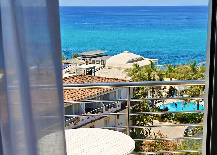 Resort Rocca Di Vadaro - Beachfront Suites, Rooms&apartments Capo Vaticano