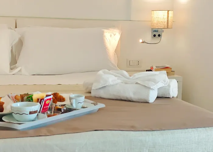 Rocca Di Vadaro - Beachfront Suites, & אתר נופש קאפו ואטיצ'אנו