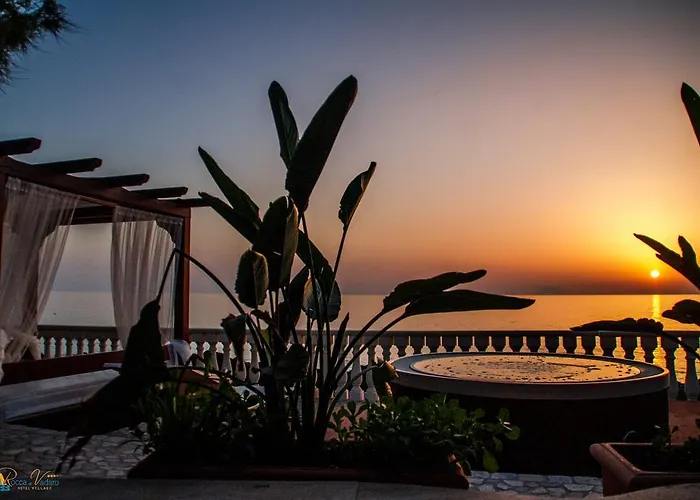 Rocca Di Vadaro - Beachfront Suites, Rooms&apartments 3* Capo Vaticano